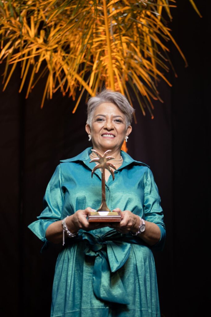 LABORATORIOS BAGÓ RECIBE LA PALMERA DORADA A LA SALUD Y BIENESTAR EN EXPOCRUZ 2022