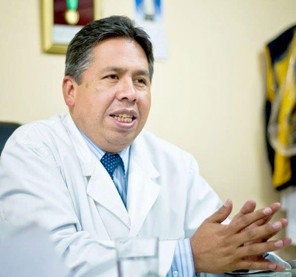 Larrea: “El médico tiene el rol de cuidar, tratar y salvar una vida; valoremos esta gran labor"