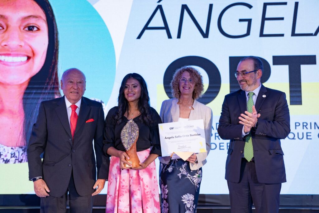 Premio “Enrique García” de CAF promueve el liderazgo en  jóvenes de los países de la región