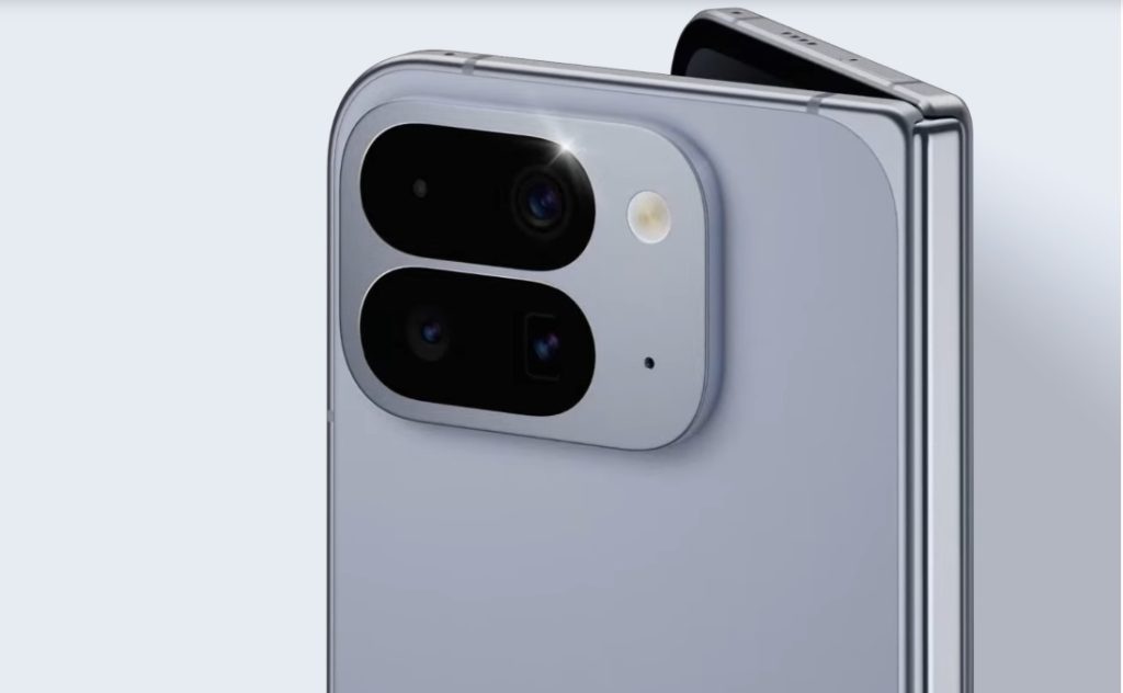 Pixel 10 Pro Fold presume de una pantalla de más grande y un diseño resistente al agua y al polvo
